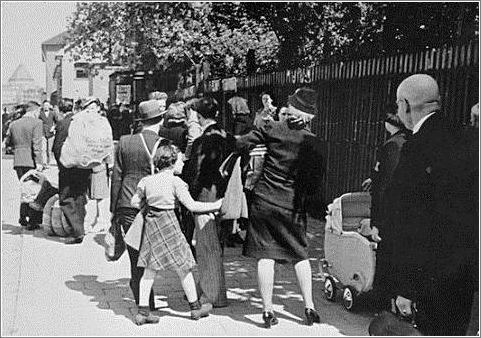 Muiderpoort Station Departure of Jews